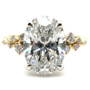Oval Scattered Side Diamond Cluster Ring