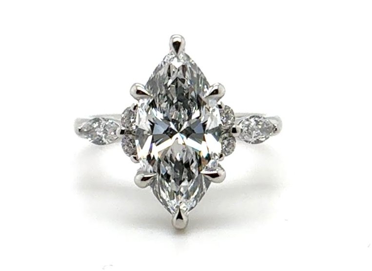 Modern, Leaf-Motif Multi-Diamond Ring